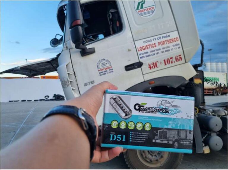峴港 Logistics Portserco 卡車前的 Greentech D51